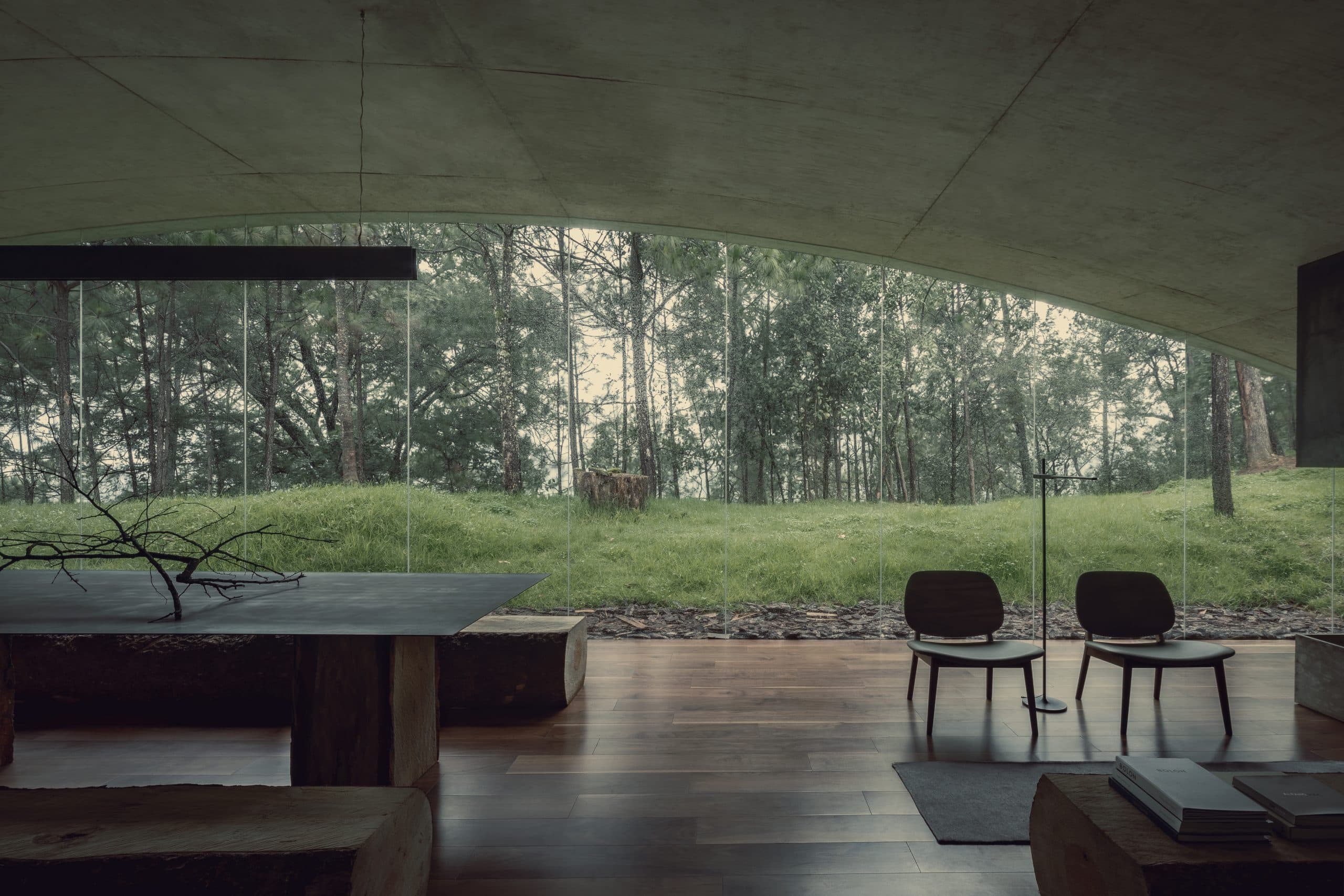 HW STUDIO : LA MAISON SUR LA COLLINE