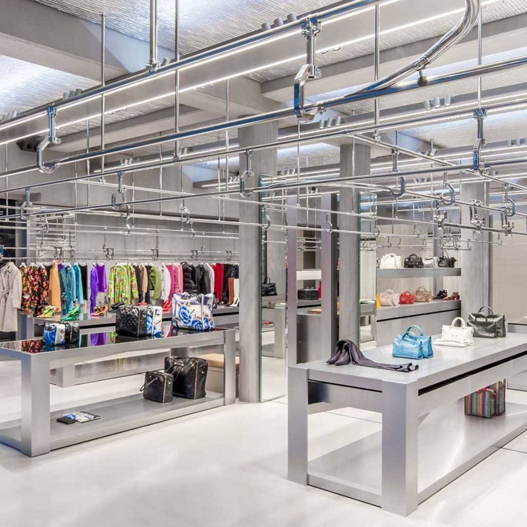 Interconnect Oversigt Mary Balenciaga: A purely minimalist boutique!