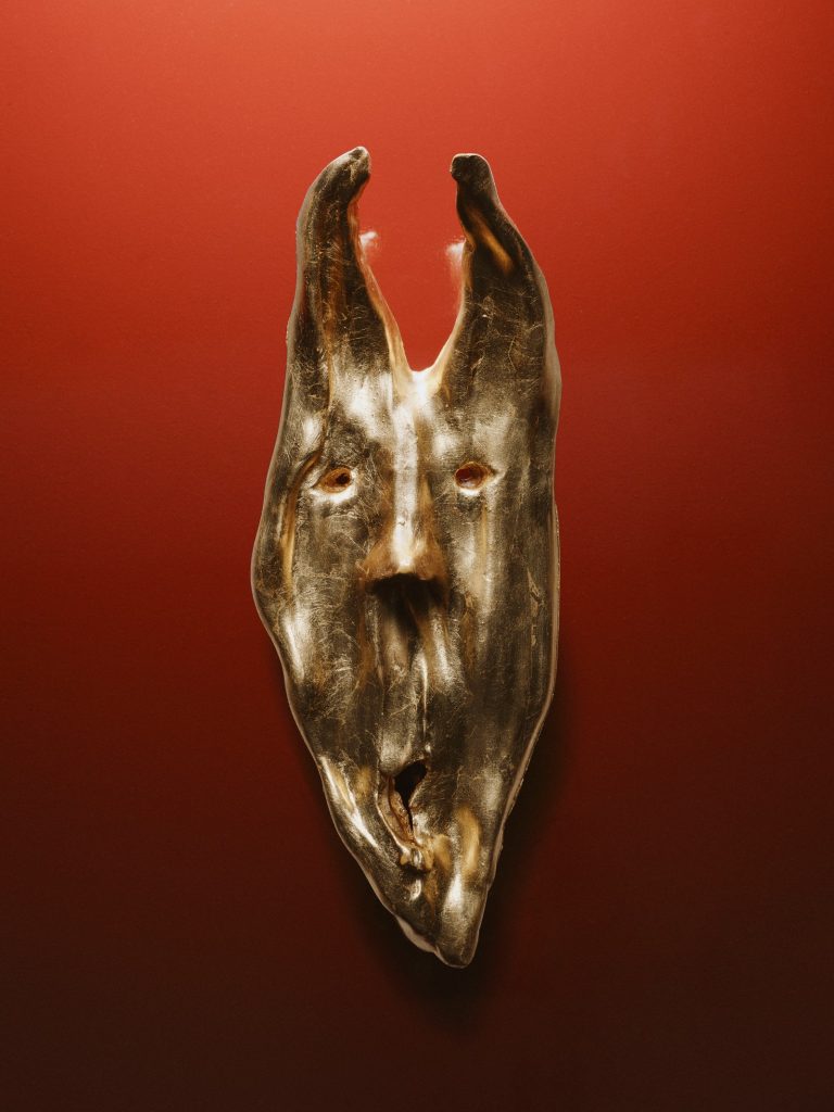 Ojii-restaurant-bronze-masque-jennakaes