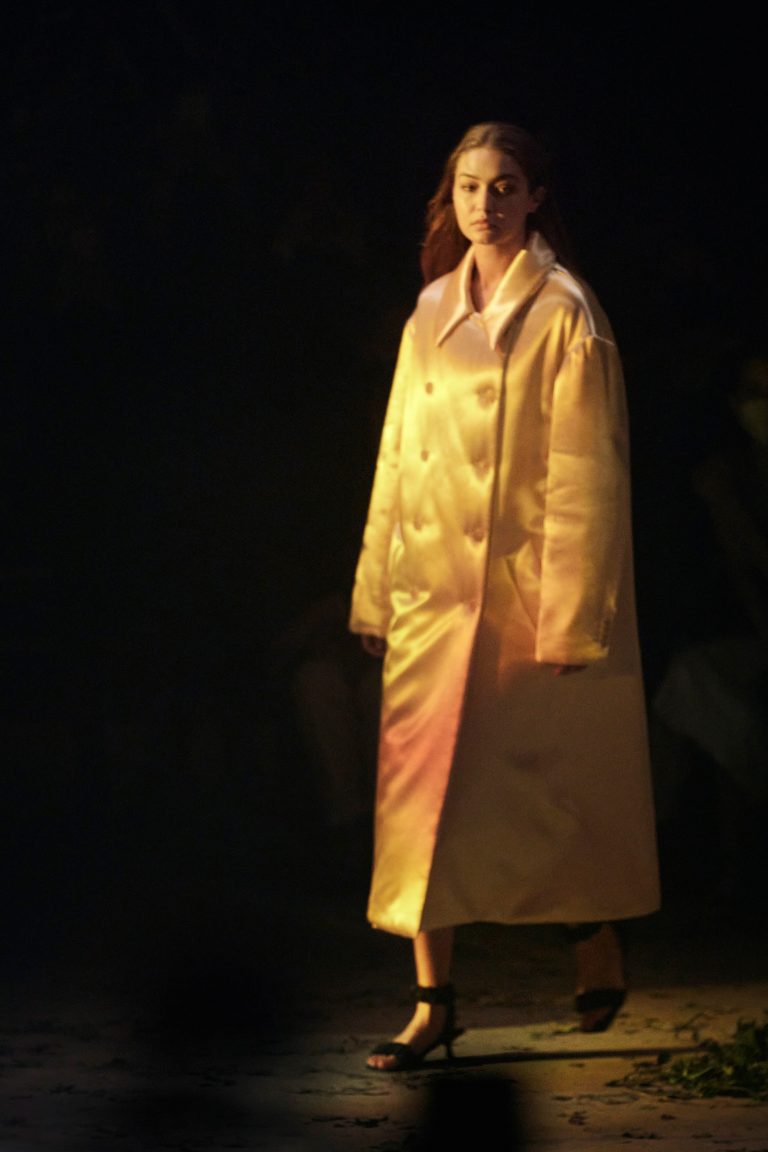 Khaite - Catherine Holstein - sportswear - gig hadid - déflilé collection - fashion - moderne - élégant - esthetique - silhouette